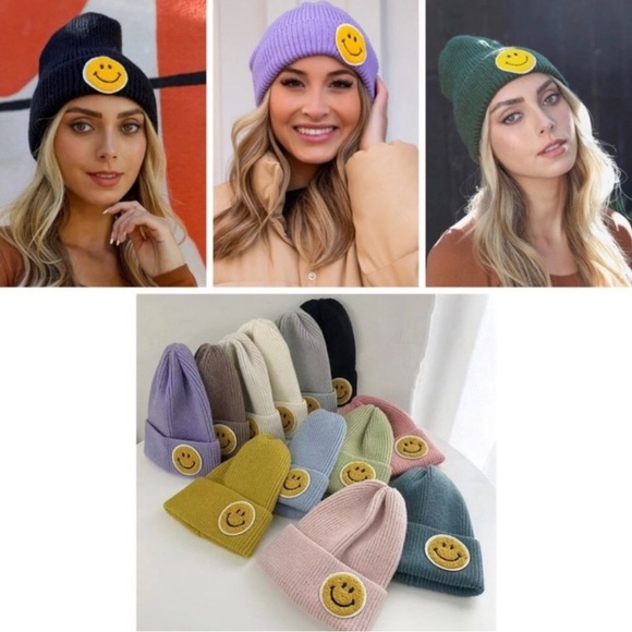 Smiley Face Beanie Hats Light Pink NEW - Picture 2 of 4